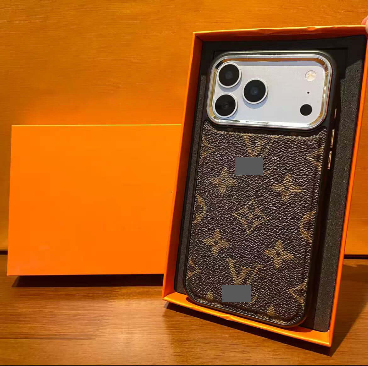 スマホケース  高級感大きな窓付きスマホケース  ダブルV  耐衝撃・防振性能に優れ、高級感あふれるスマホケースで、iPhone12~17 に対応