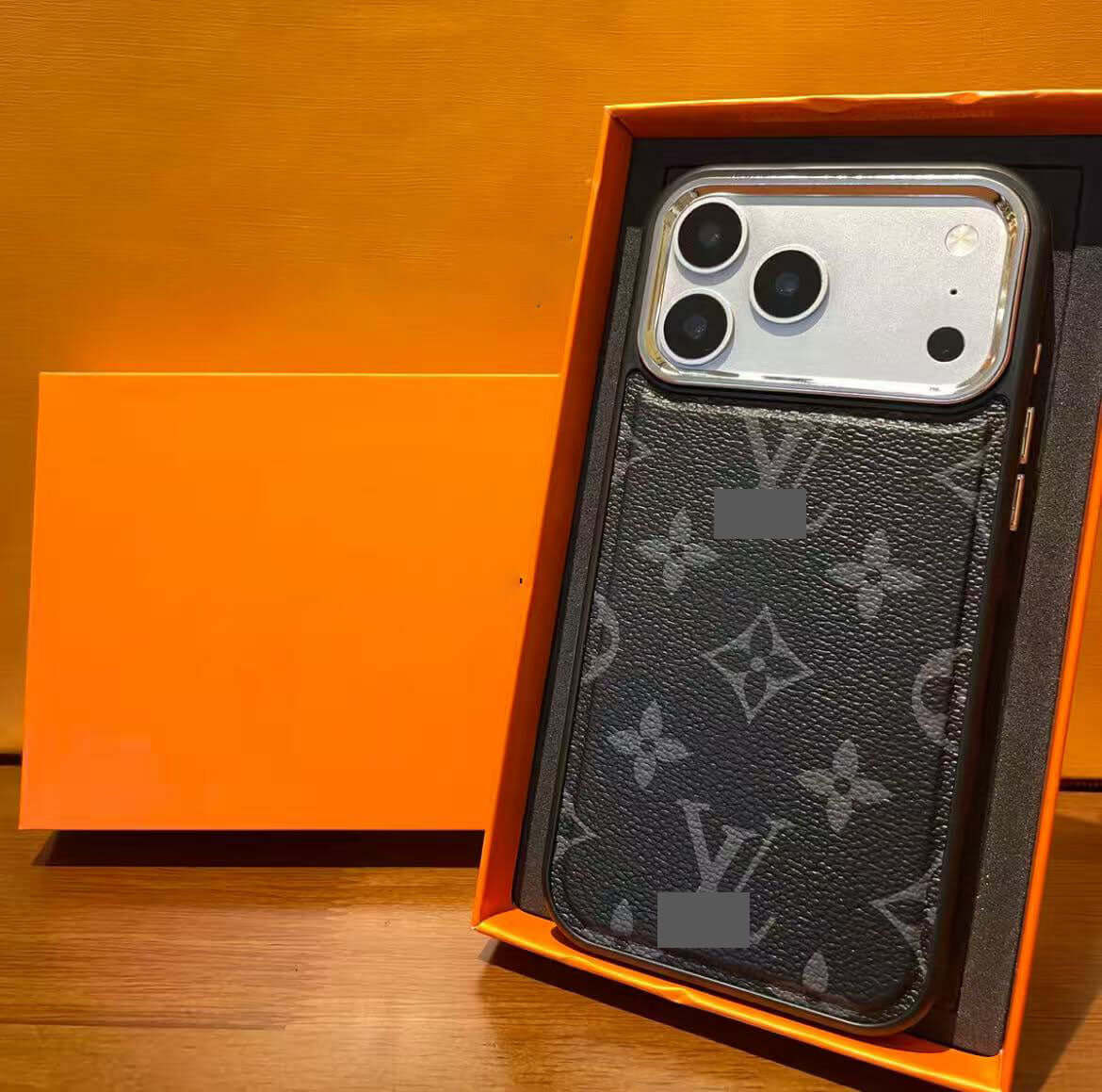 スマホケース  高級感大きな窓付きスマホケース  ダブルV  耐衝撃・防振性能に優れ、高級感あふれるスマホケースで、iPhone12~17 に対応