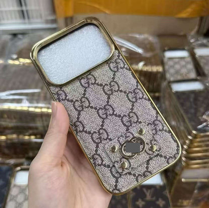 スマホケース  高級感メッキ加工ラージウィンドウスマホケース  ダブルV  耐衝撃・防振性能に優れ、高級感あふれるスマホケースで、iPhone12~17 に対応