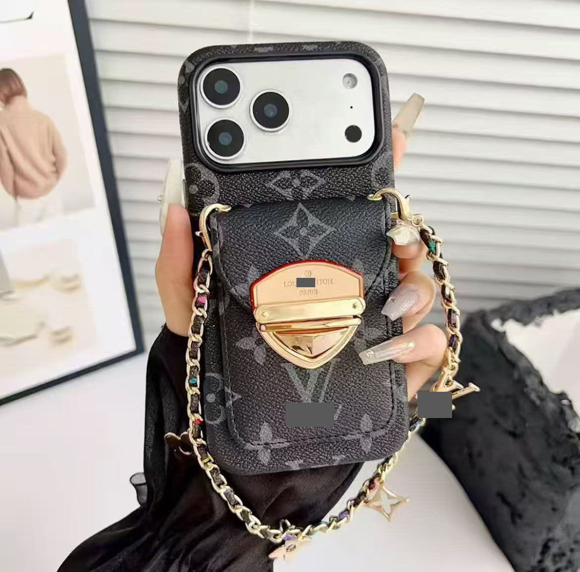 #511  スマホケース  ハンドストラップ付き カード収納付き   耐衝撃・防振性能に優れ、iPhoneに対応
