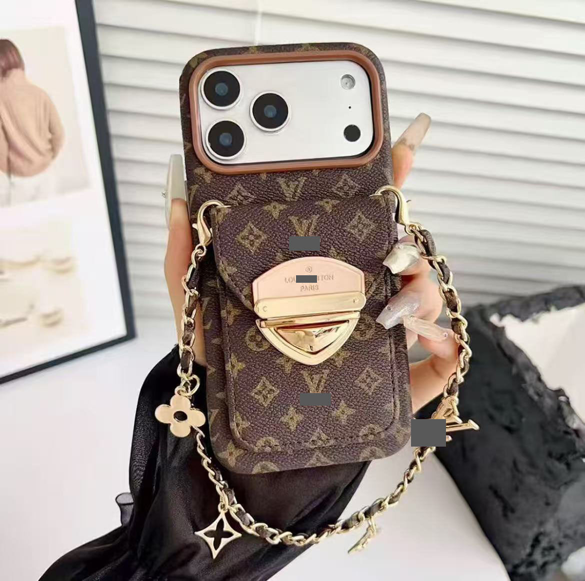 #511  スマホケース  ハンドストラップ付き カード収納付き   耐衝撃・防振性能に優れ、iPhoneに対応