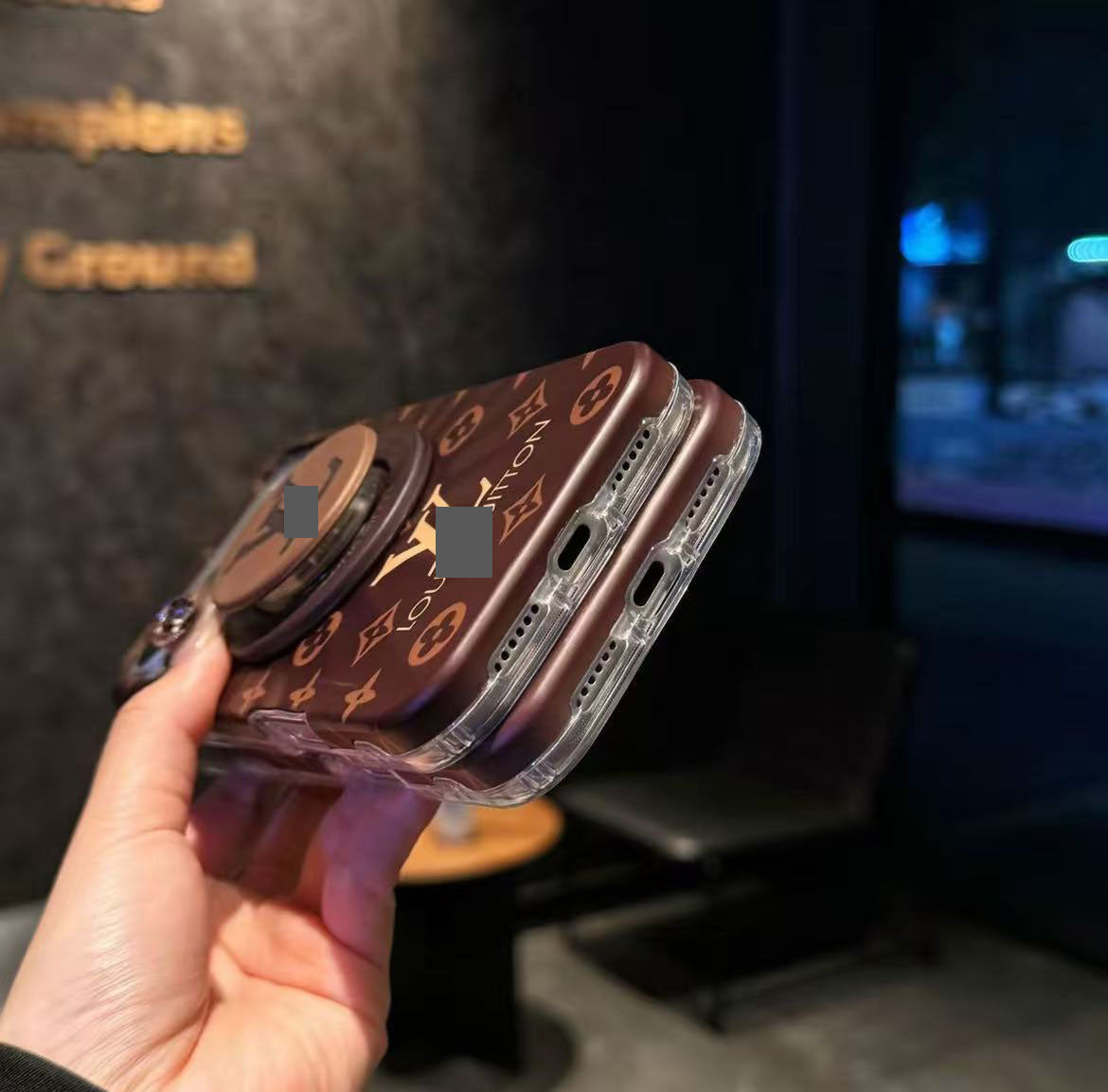 スマホケース  高級感マグネット式スマホケース  マグネットスタンド付き  ダブルV  耐衝撃・防振性能に優れ、高級感あふれるスマホケースで、iPhone14~17 に対応