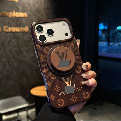 スマホケース  高級感マグネット式スマホケース  マグネットスタンド付き  ダブルV  耐衝撃・防振性能に優れ、高級感あふれるスマホケースで、iPhone14~17 に対応