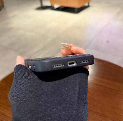 #34  スマホケース  編み目柄スマホケース   耐衝撃・防振性能に優れ、iPhone13-17 に対応