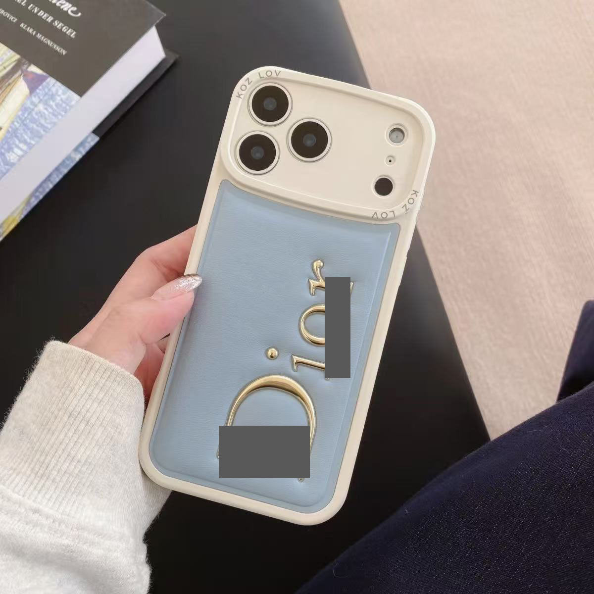 スマホケース  高級感DI**  大ロゴ  耐衝撃・防振性能に優れ、高級感あふれるスマホケースで、iPhone12-17 に対応