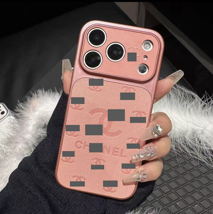 #33スマホケース     耐衝撃・防振性能に優れ、高級感あふれるスマホケースで、iPhone13-17 に対応