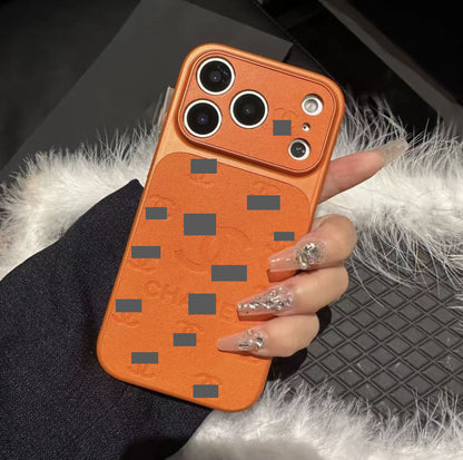 #33スマホケース     耐衝撃・防振性能に優れ、高級感あふれるスマホケースで、iPhone13-17 に対応