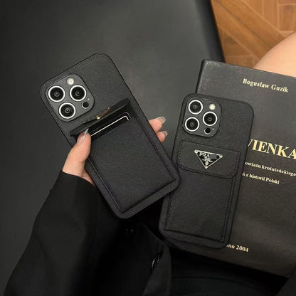 #239  スマホケース    高級感カード収納機能付きスマホケース    耐衝撃・防振性能に優れ、高級感あふれるスマホケースで、iPhone12-17 に対応