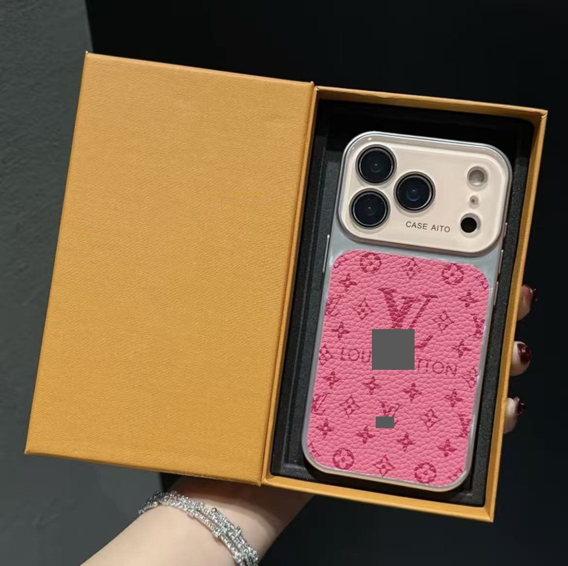 #24  スマホケース  高級感  耐衝撃・防振性能に優れ、iPhone14~17 に対応