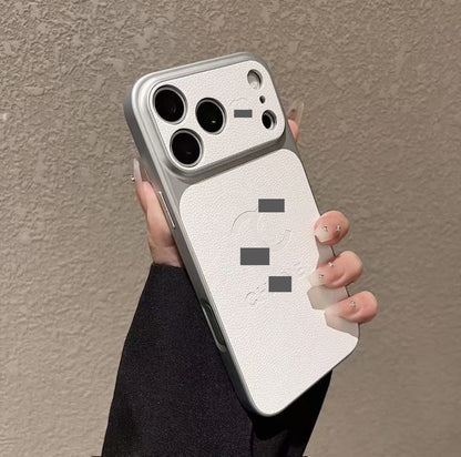 #32スマホケース    耐衝撃・防振性能に優れ、高級感あふれるスマホケースで、iPhone14-17 に対応