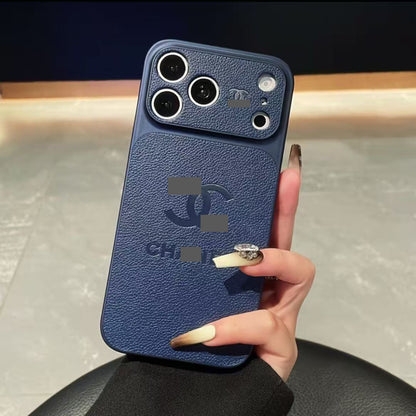#32スマホケース    耐衝撃・防振性能に優れ、高級感あふれるスマホケースで、iPhone14-17 に対応