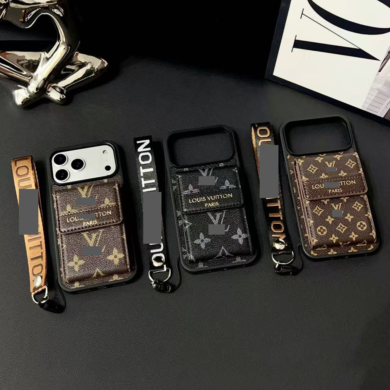 #305  スマホケース   カード入れ付きスマホケース    耐衝撃・防振性能に優れ、iPhone に対応