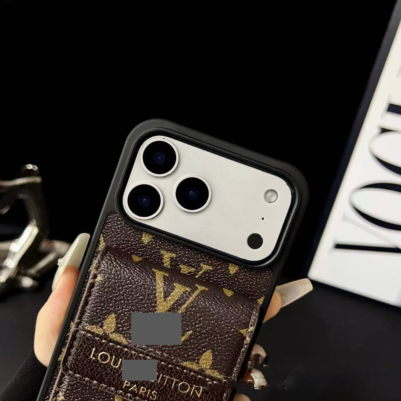 #305  スマホケース   カード入れ付きスマホケース    耐衝撃・防振性能に優れ、iPhone に対応