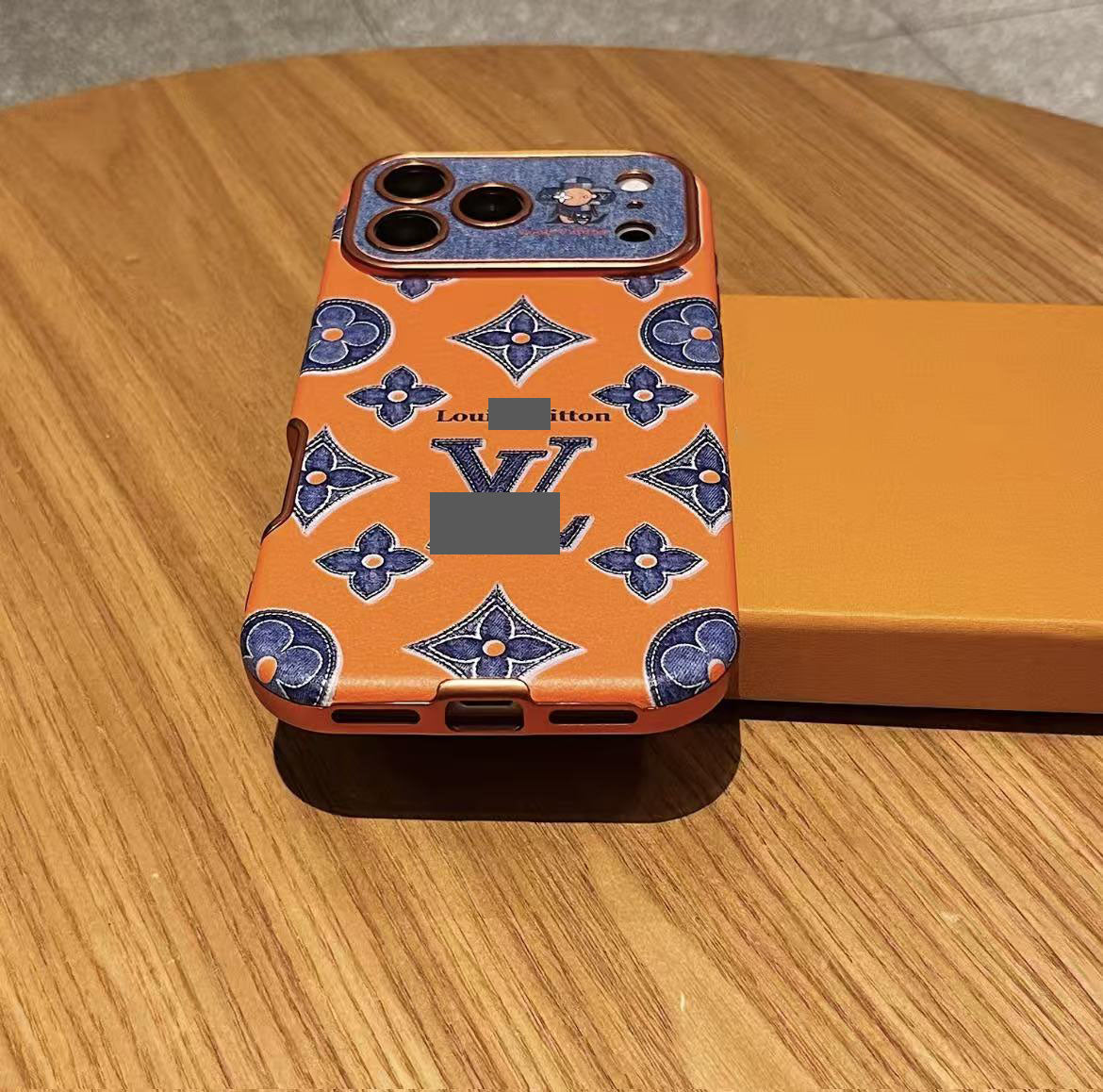 #31  スマホケース  高級感  耐衝撃・防振性能に優れ、iPhone14~17 に対応
