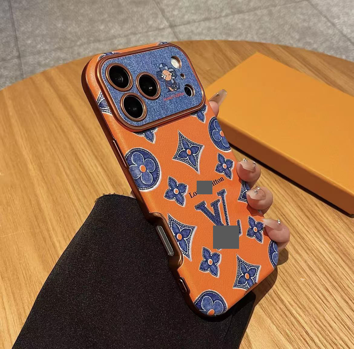#31  スマホケース  高級感  耐衝撃・防振性能に優れ、iPhone14~17 に対応