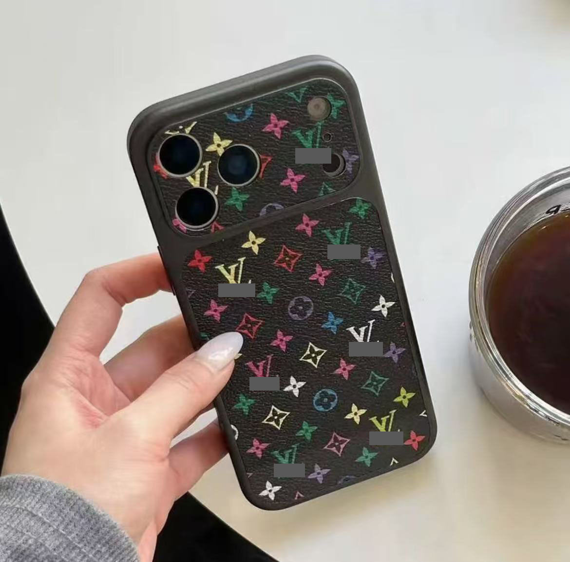 #M05  スマホケース  マグネット機能付きスタンドスマホケース   耐衝撃・防振性能に優れ、iPhone に対応