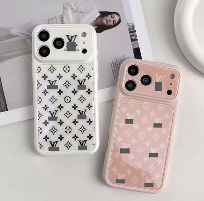 #30  スマホケース  高級感  耐衝撃・防振性能に優れ、iPhone14~17 に対応