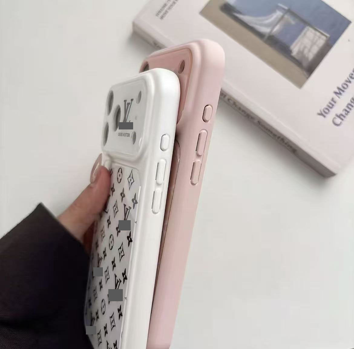 #30  スマホケース  高級感  耐衝撃・防振性能に優れ、iPhone14~17 に対応