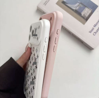 #30  スマホケース  高級感  耐衝撃・防振性能に優れ、iPhone14~17 に対応