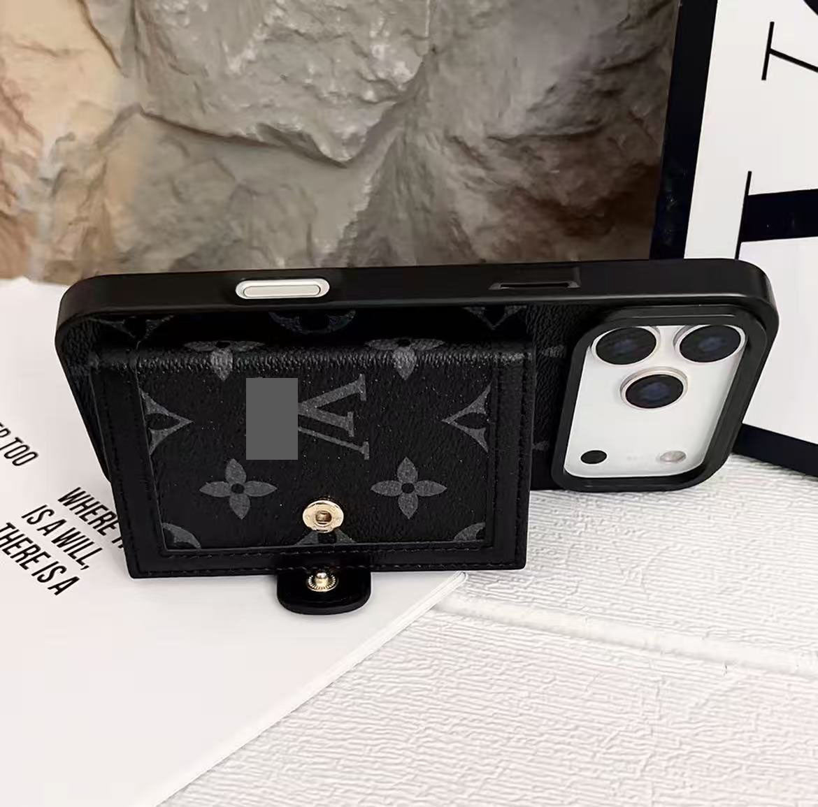 #303  スマホケース  カードポケット付きスマホケース   耐衝撃・防振性能に優れ、iPhoneに対応