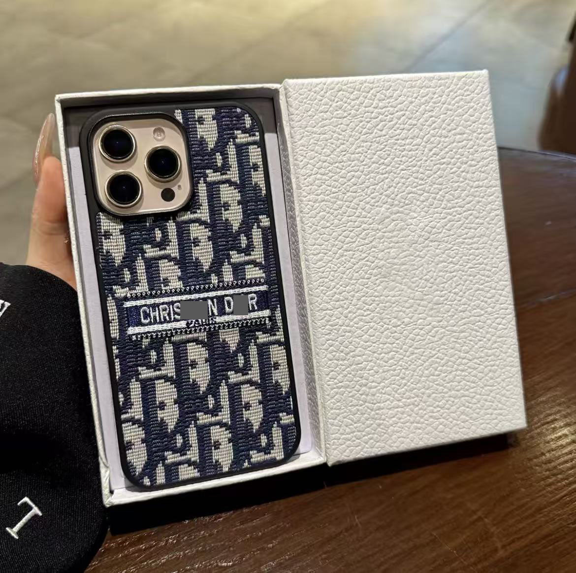 #22  スマホケース  高級感  耐衝撃・防振性能に優れ、iPhone12~17 に対応
