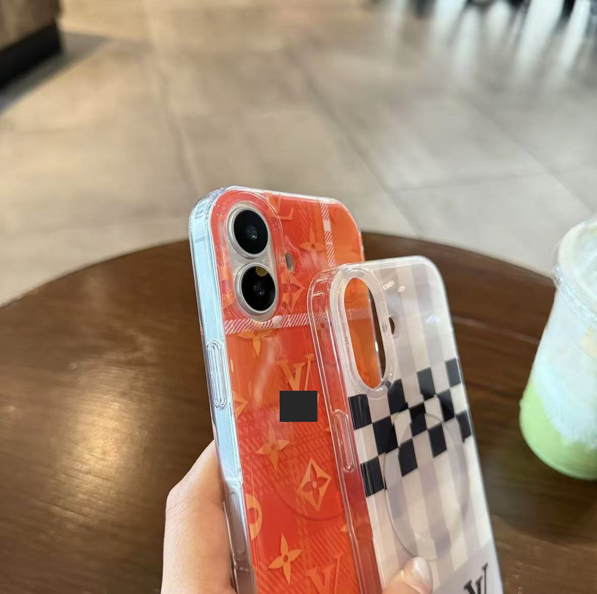 スマホケース  マグネット式スマホケース  ダブルV  耐衝撃・防振性能に優れ、高級感あふれるスマホケースで、iPhone13-17 に対応