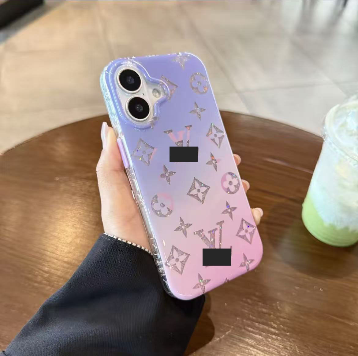 スマホケース  マグネット式スマホケース  ダブルV  耐衝撃・防振性能に優れ、高級感あふれるスマホケースで、iPhone13-17 に対応