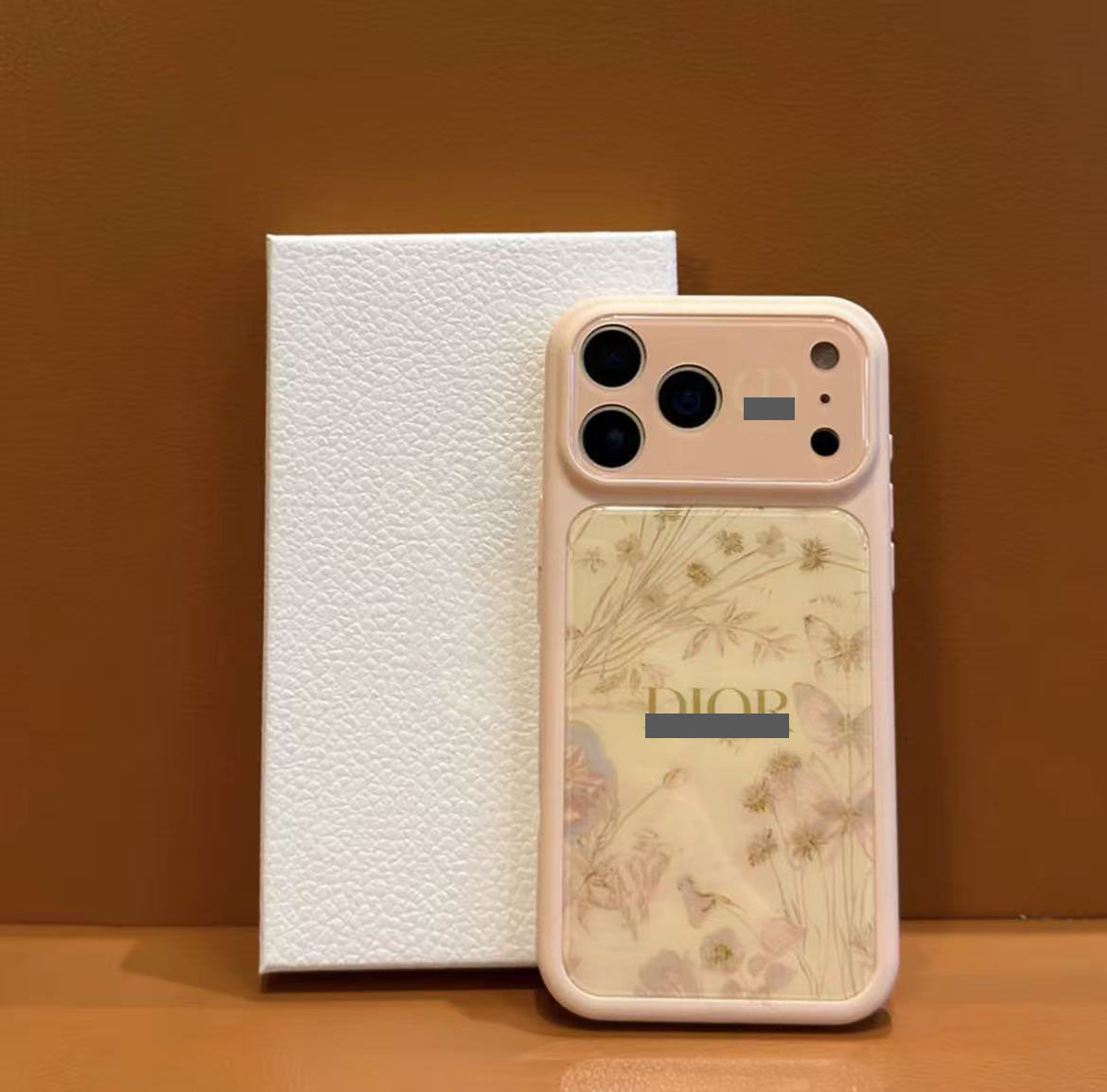 #118  スマホケース  高級感アクリル大窓スマホケース    耐衝撃・防振性能に優れ、高級感あふれるスマホケースで、iPhone14-17 に対応