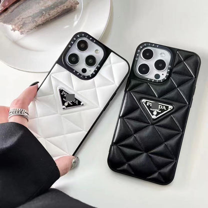 #27  スマホケース  高級感  耐衝撃・防振性能に優れ、iPhone14~17 に対応