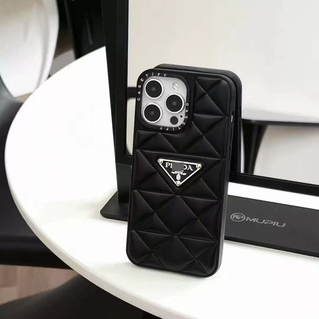 #27  スマホケース  高級感  耐衝撃・防振性能に優れ、iPhone14~17 に対応
