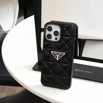 #27  スマホケース  高級感  耐衝撃・防振性能に優れ、iPhone14~17 に対応