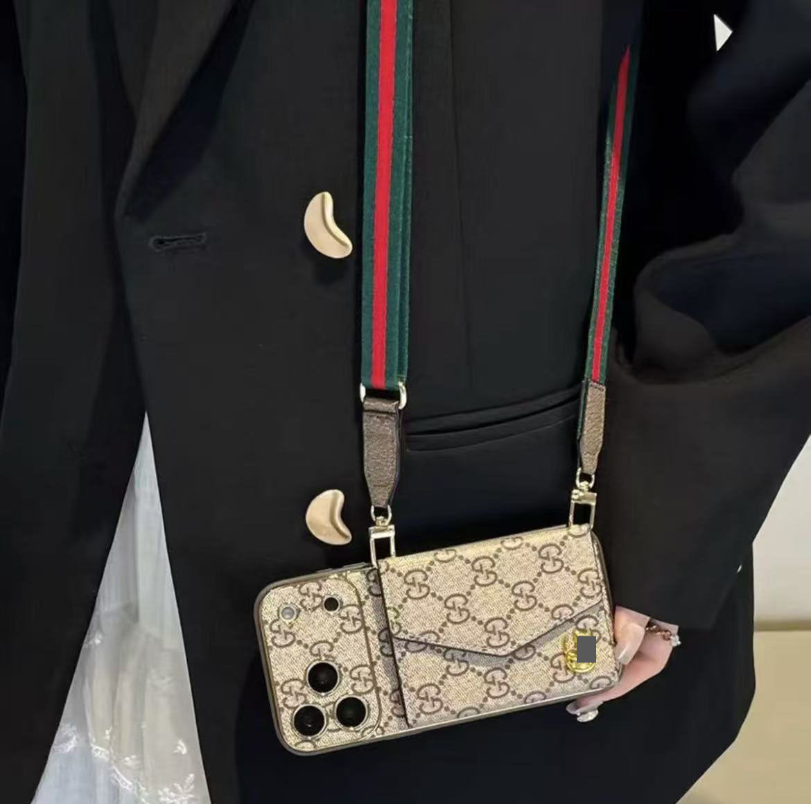 #417  スマホケース  カード収納付き ストラップ付き スマホケース  耐衝撃・防振性能に優れ、iPhone に対応