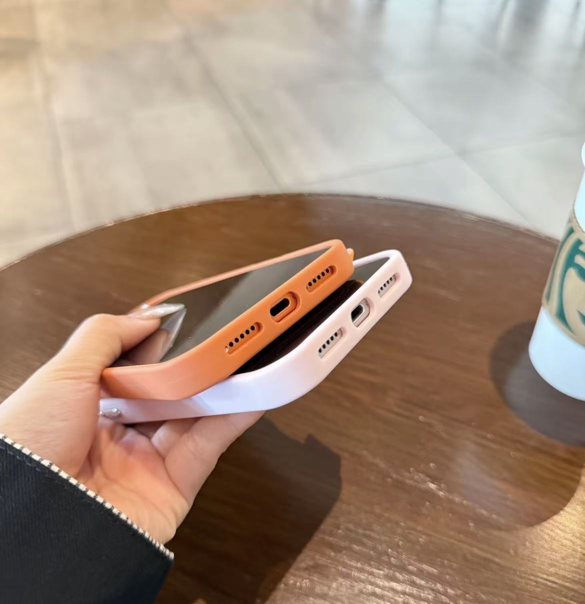 #26  スマホケース  高級感  耐衝撃・防振性能に優れ、iPhone13~17 に対応