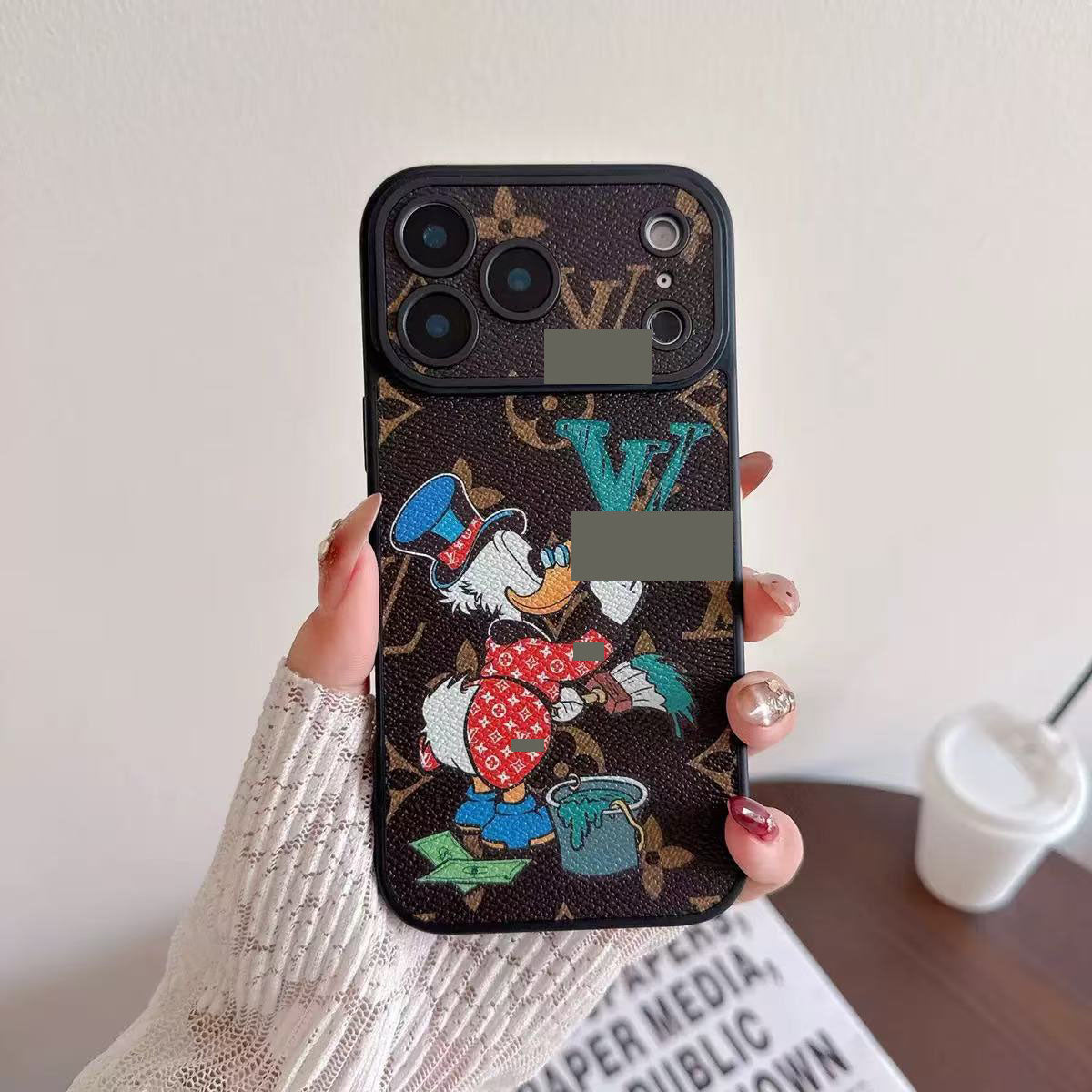 #38  スマホケース  油絵風スマホケース   耐衝撃・防振性能に優れ、iPhone14~17 に対応