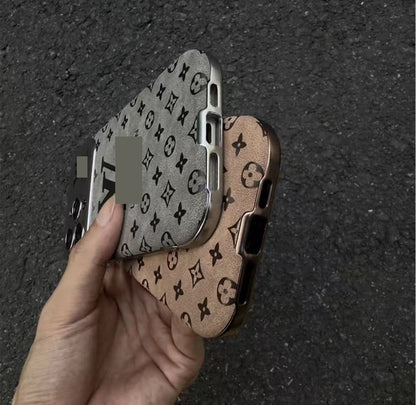 #60  スマホケース  高級感  耐衝撃・防振性能に優れ、iPhone13~17 に対応