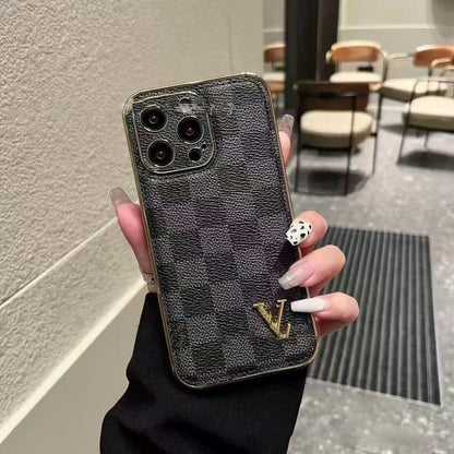 #217  スマホケース    耐衝撃・防振性能に優れ  iPhone に対応