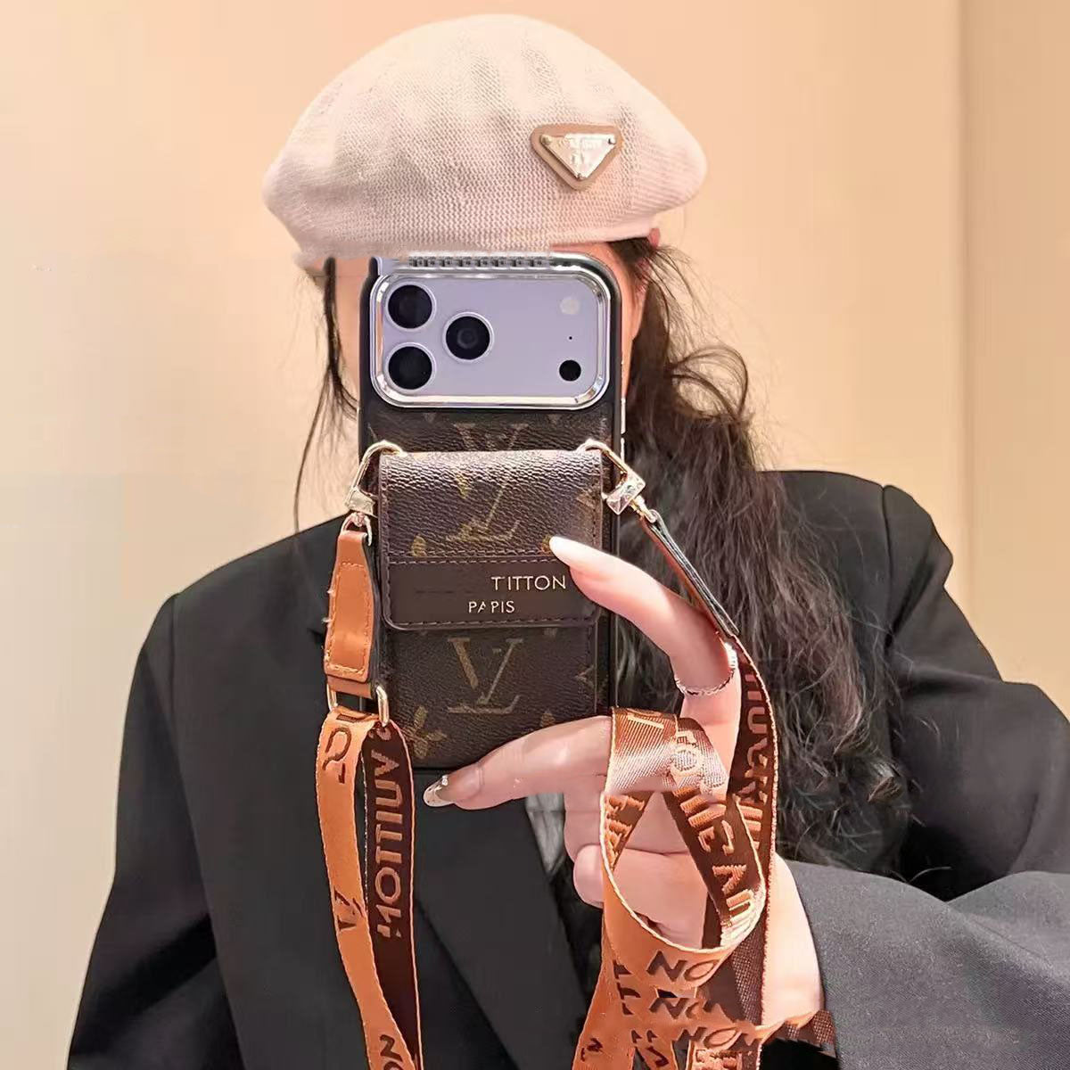 #430  スマホケース  紐付き カードケース付き 耐衝撃・防振性能に優れ、iPhone に対応