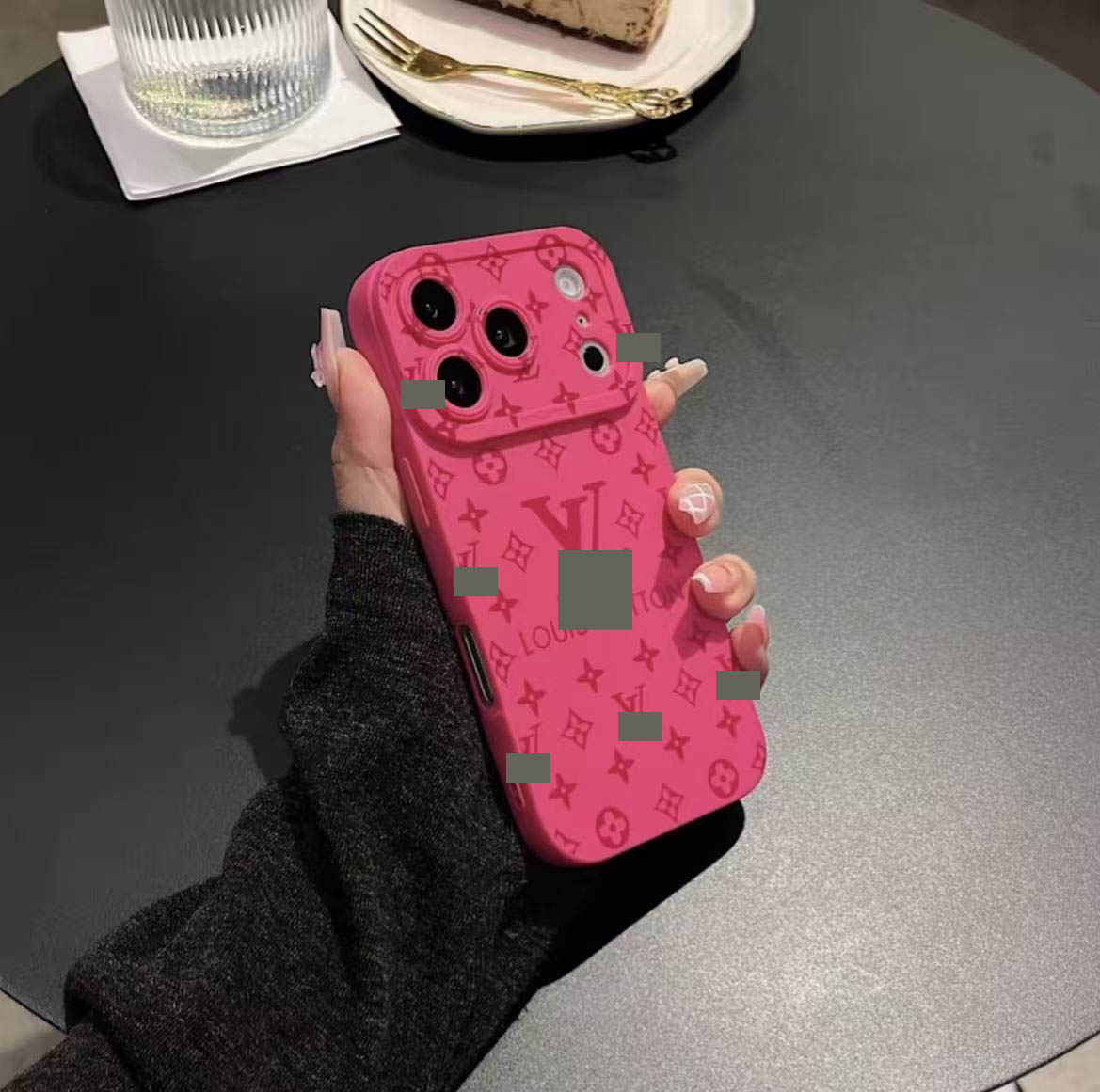 #01 スマホケース  耐衝撃・防振性能に優れ、iPhone11~17 に対応