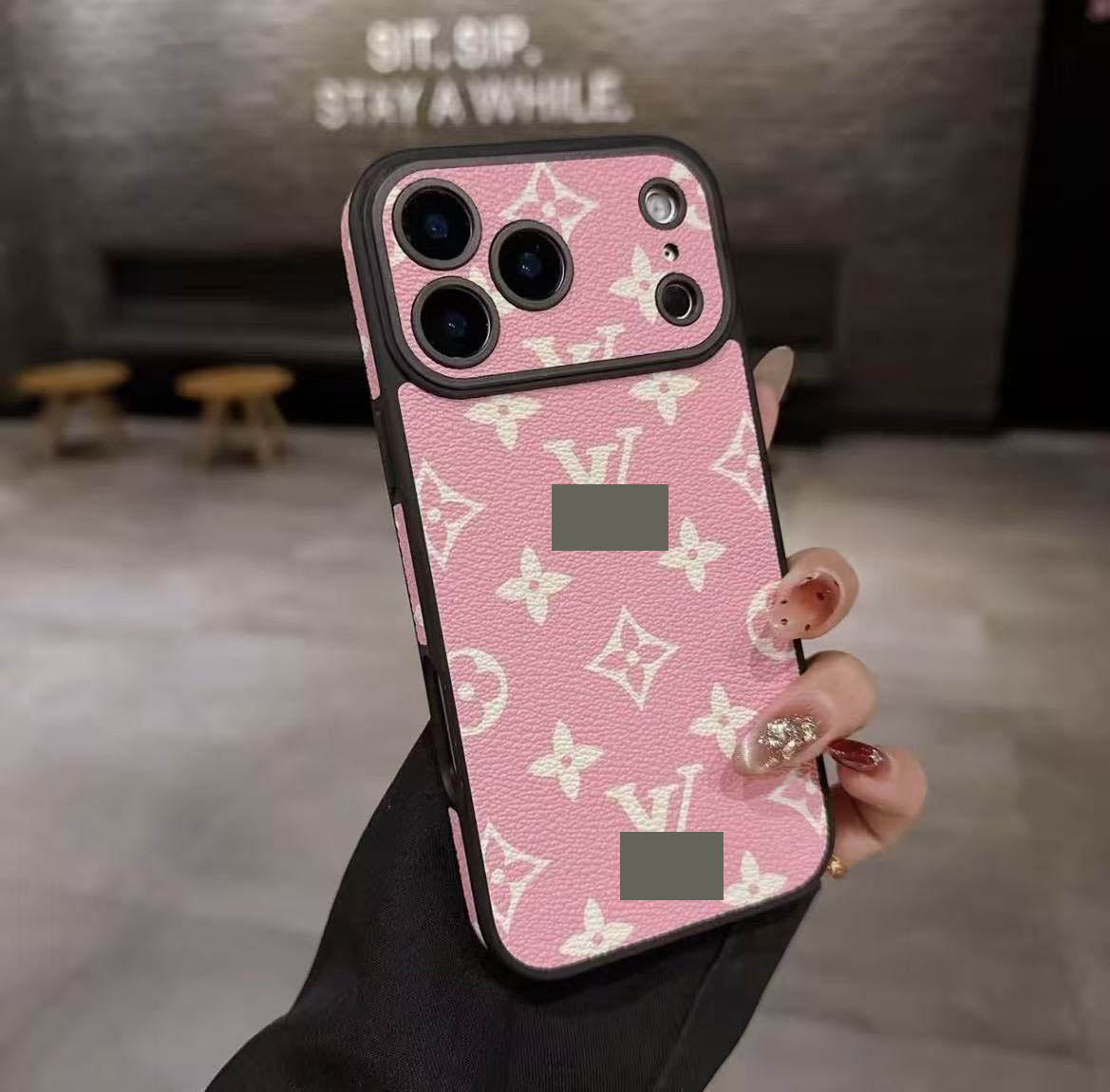 #67  スマホケース  高級感プリーツ加工  耐衝撃・防振性能に優れ、iPhone13~17 に対応