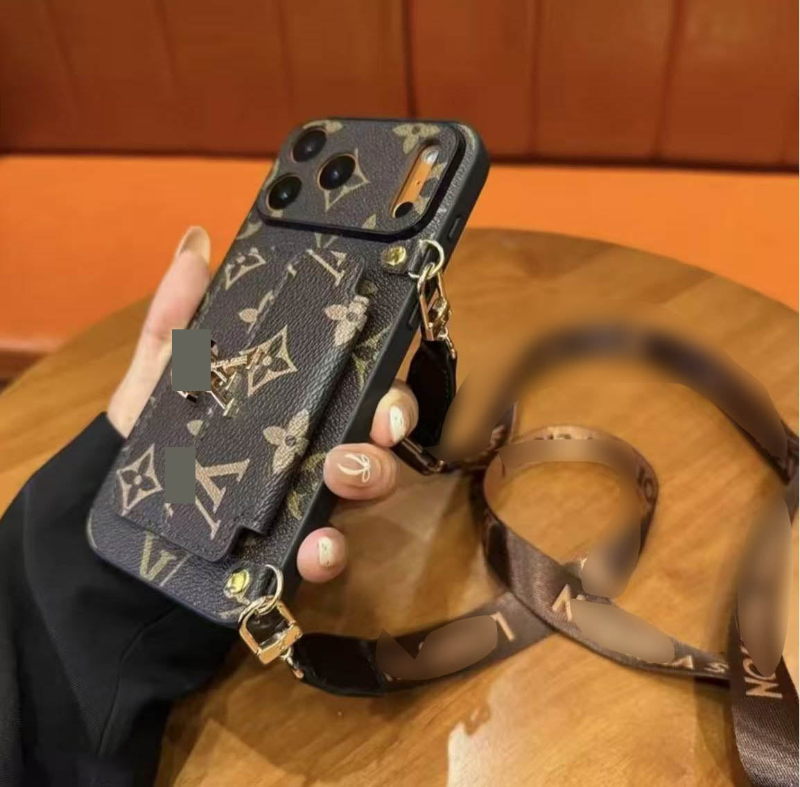 #421  スマホケース  ストラップ付き  スカーフ付き  耐衝撃・防振性能に優れ、 iPhoneに対応