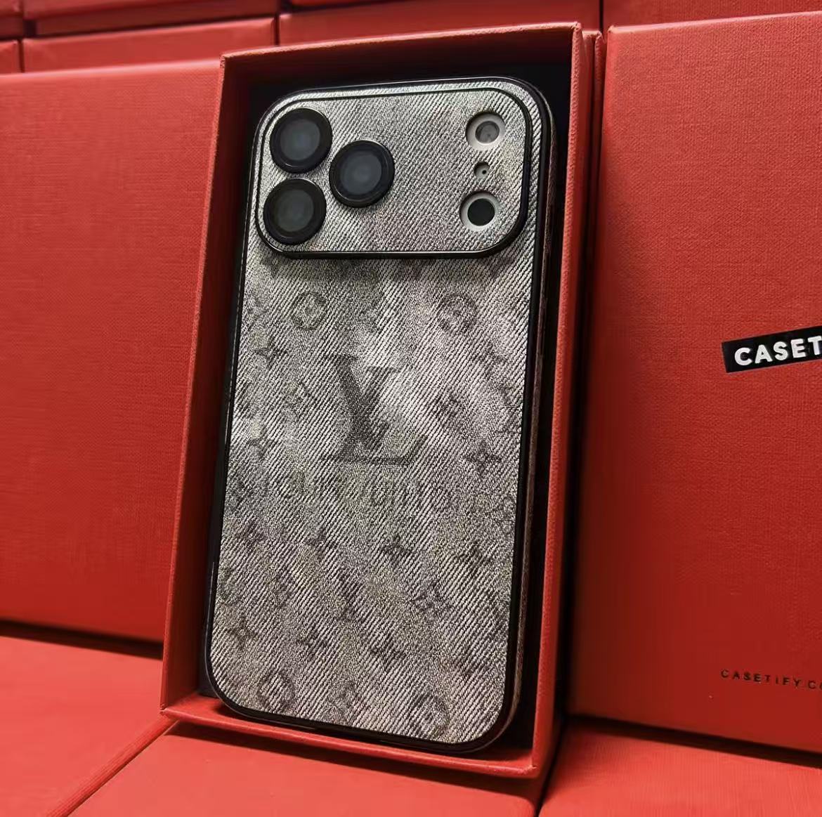 #53 スマホケース  高級感合成皮革 レザーラムスキンスマホケース   耐衝撃・防振性能に優れ、高級感あふれるスマホケースで、iPhone12~17 に対応