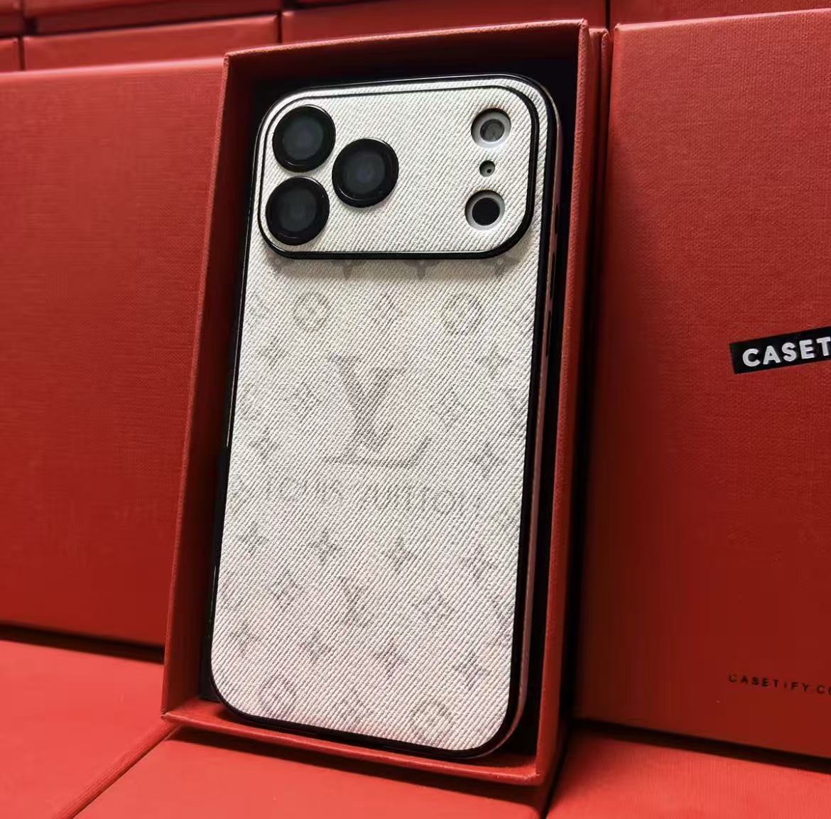 #53 スマホケース  高級感合成皮革 レザーラムスキンスマホケース   耐衝撃・防振性能に優れ、高級感あふれるスマホケースで、iPhone12~17 に対応