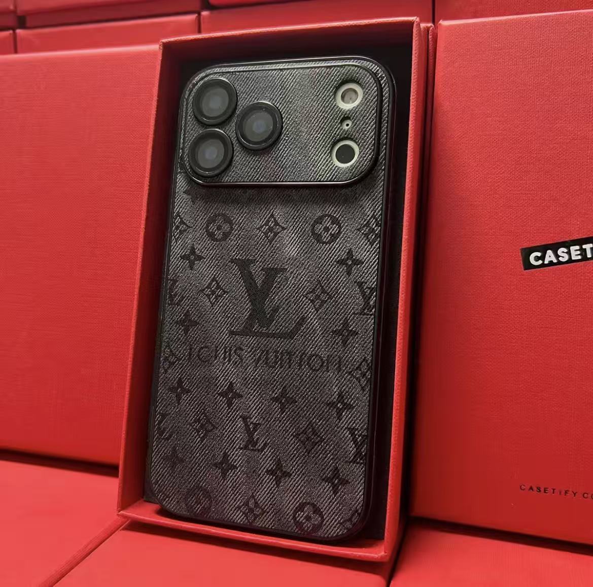 #53 スマホケース  高級感合成皮革 レザーラムスキンスマホケース   耐衝撃・防振性能に優れ、高級感あふれるスマホケースで、iPhone12~17 に対応