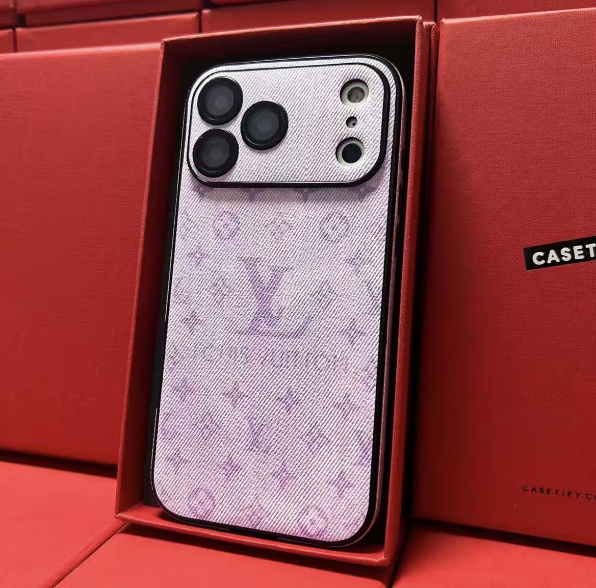 #53 スマホケース  高級感合成皮革 レザーラムスキンスマホケース   耐衝撃・防振性能に優れ、高級感あふれるスマホケースで、iPhone12~17 に対応