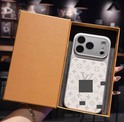 #71  スマホケース    耐衝撃・防振性能に優れ、iPhone14-17に対応