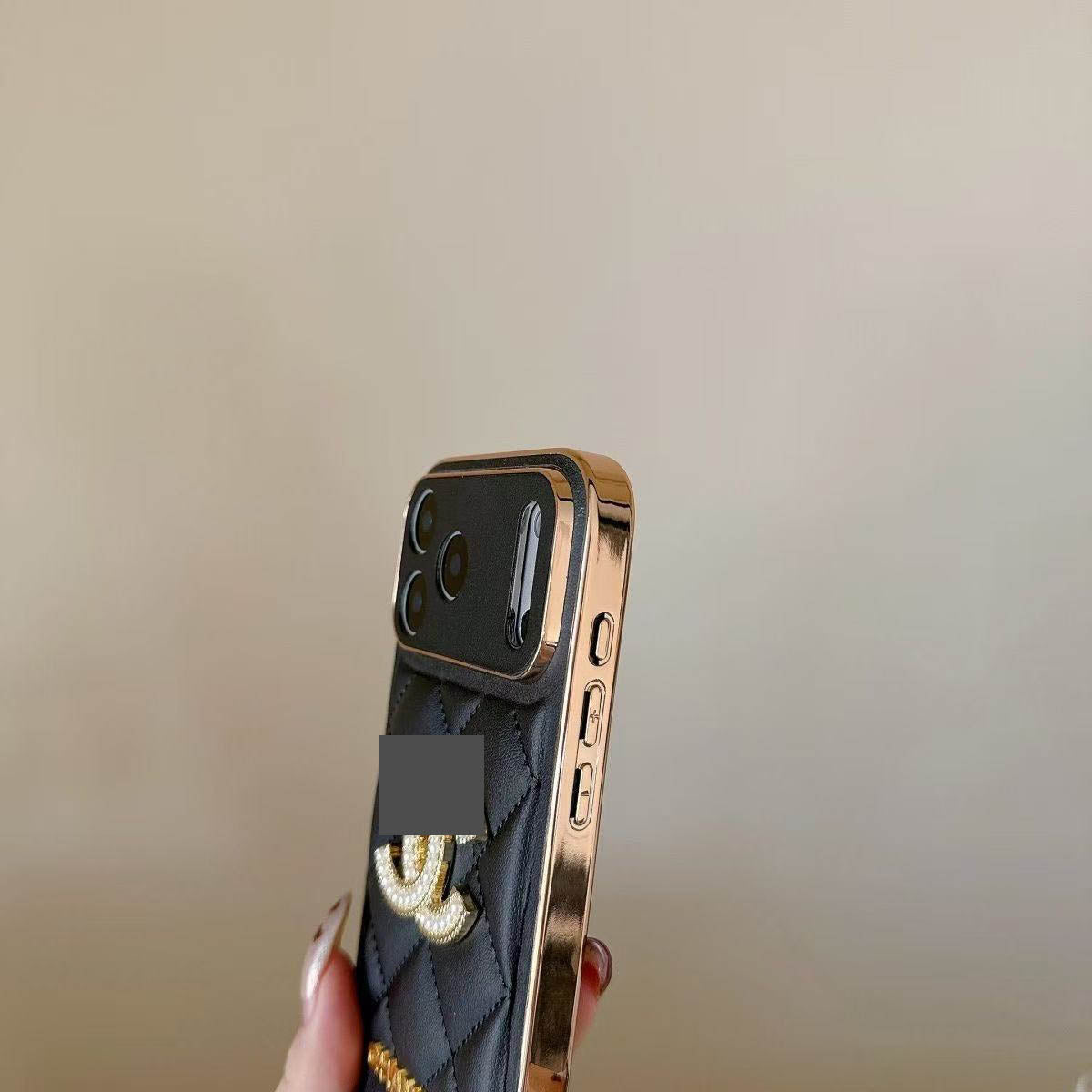 #221  スマホケース    耐衝撃・防振性能に優れ、iPhone14-17 に対応