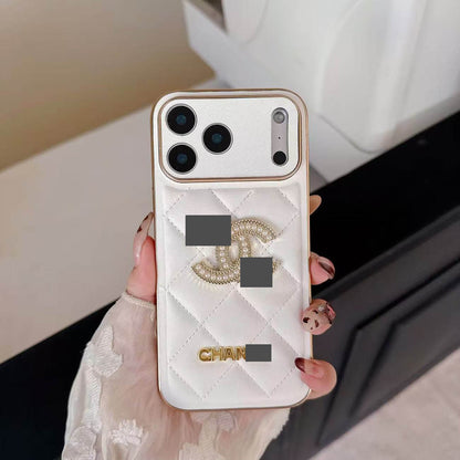 #221  スマホケース    耐衝撃・防振性能に優れ、iPhone14-17 に対応