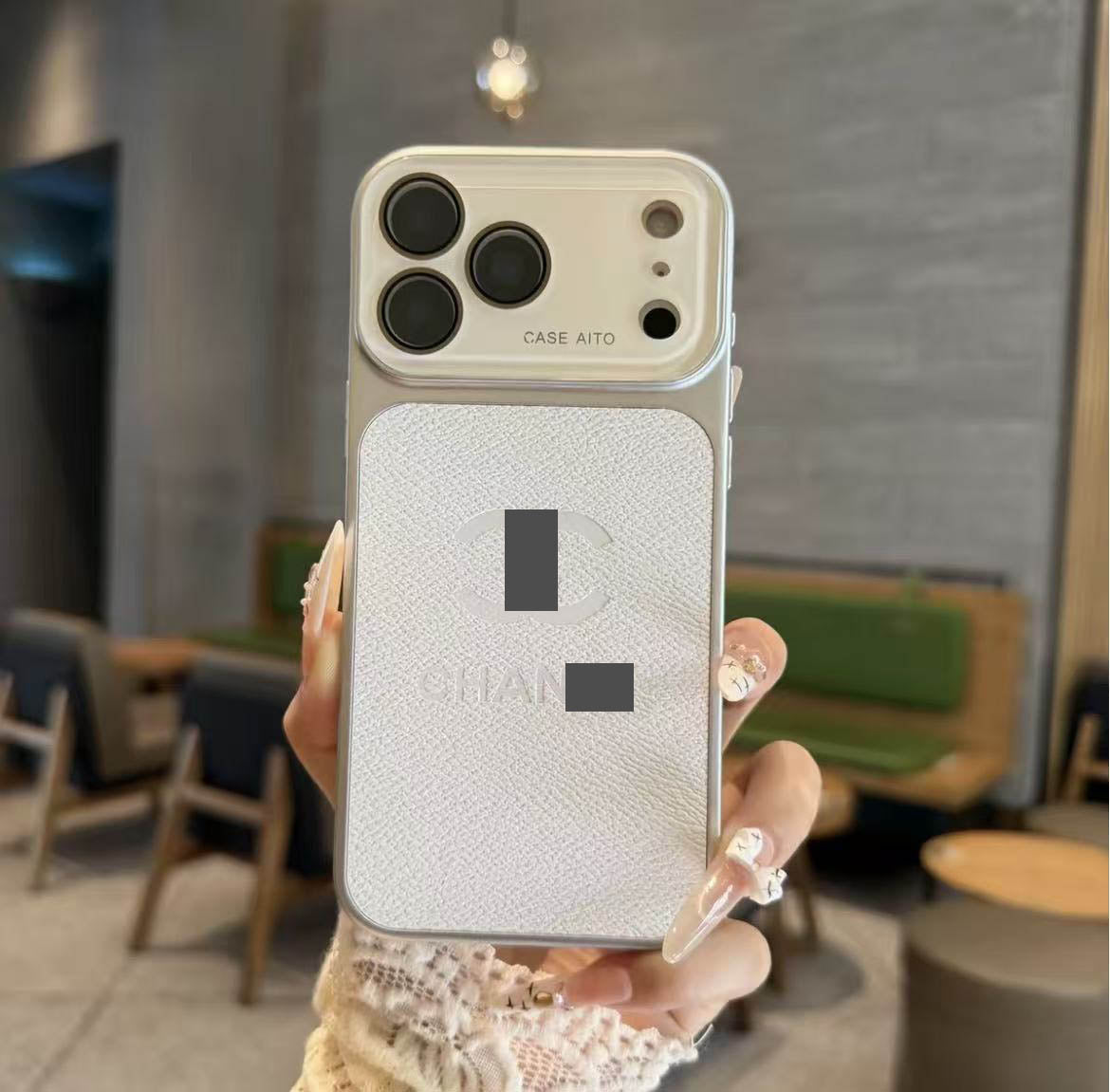 #73  スマホケース   耐衝撃・防振性能に優れ  iPhone14-17 に対応