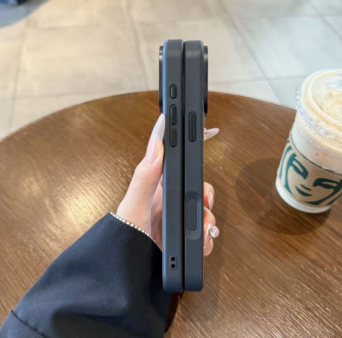 #75  スマホケース   耐衝撃・防振性能に優れ  iPhone14-17 に対応