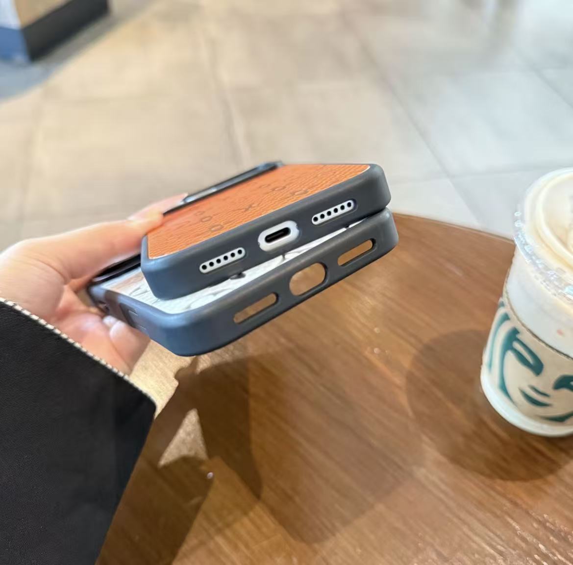 #75  スマホケース   耐衝撃・防振性能に優れ  iPhone14-17 に対応